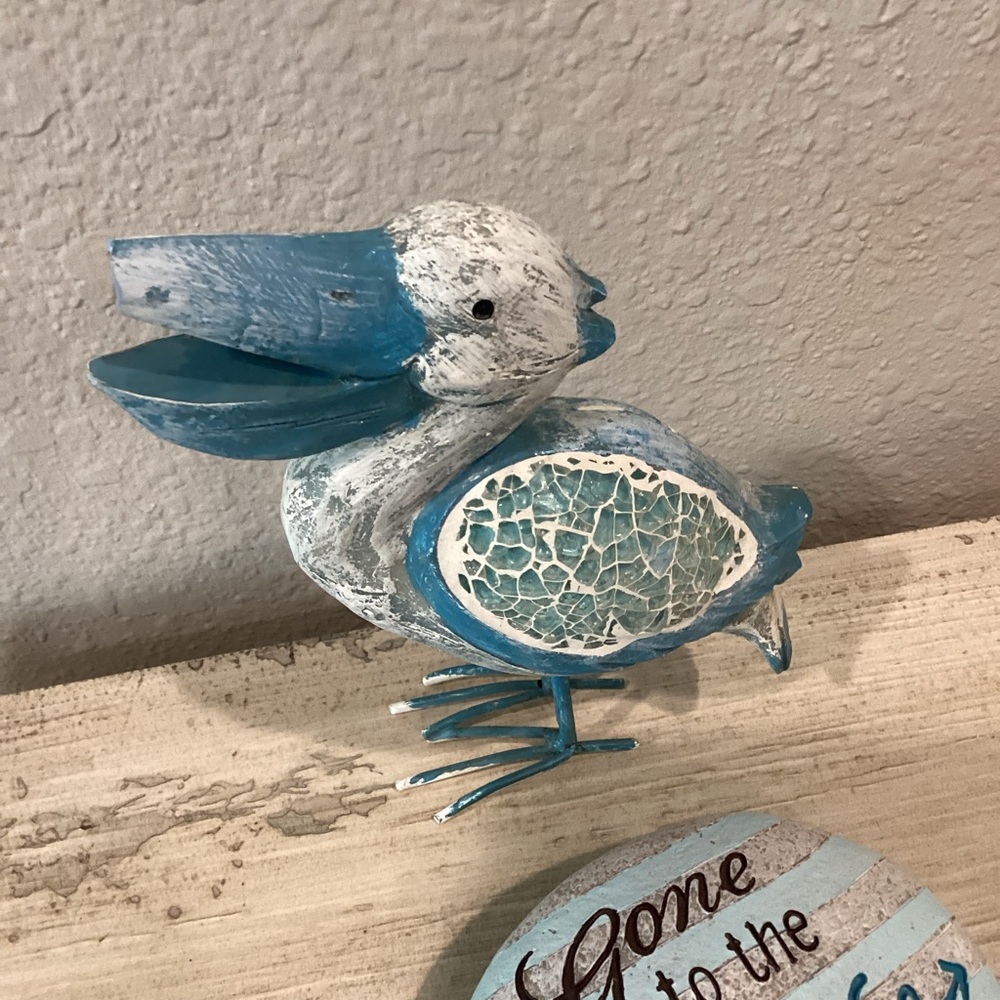 Blue and White Pelican Figurine with Beach Stone - Picture 2 of 8